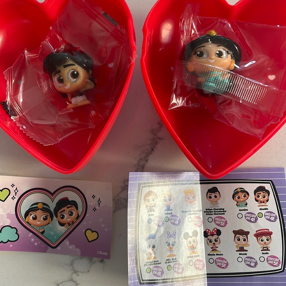 Disney Doorables couples